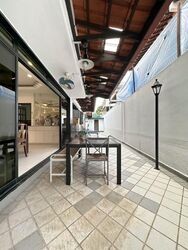 Phillips Avenue (D19), Terrace #571799531